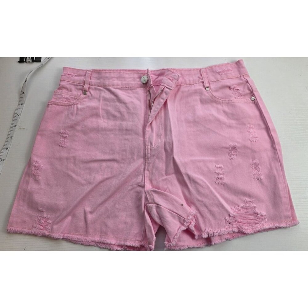 NEW. Women's Distressed Raw-Edge Dusty Pink  Washed Shorts size XL